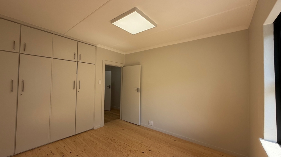 To Let Commercial Property for Rent in Somerset West Western Cape
